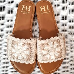 Haute Hippie Tan White Crochet Acrylic Slide Slip On Flat Sandals SIZE 9M